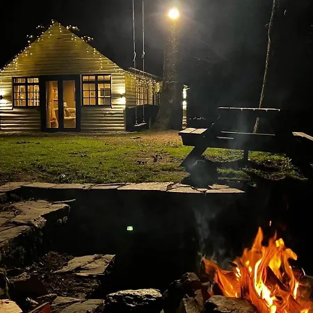 Cuckoo Cabin, Tyn Y Cwm Eglwys-Fach Exterior photo