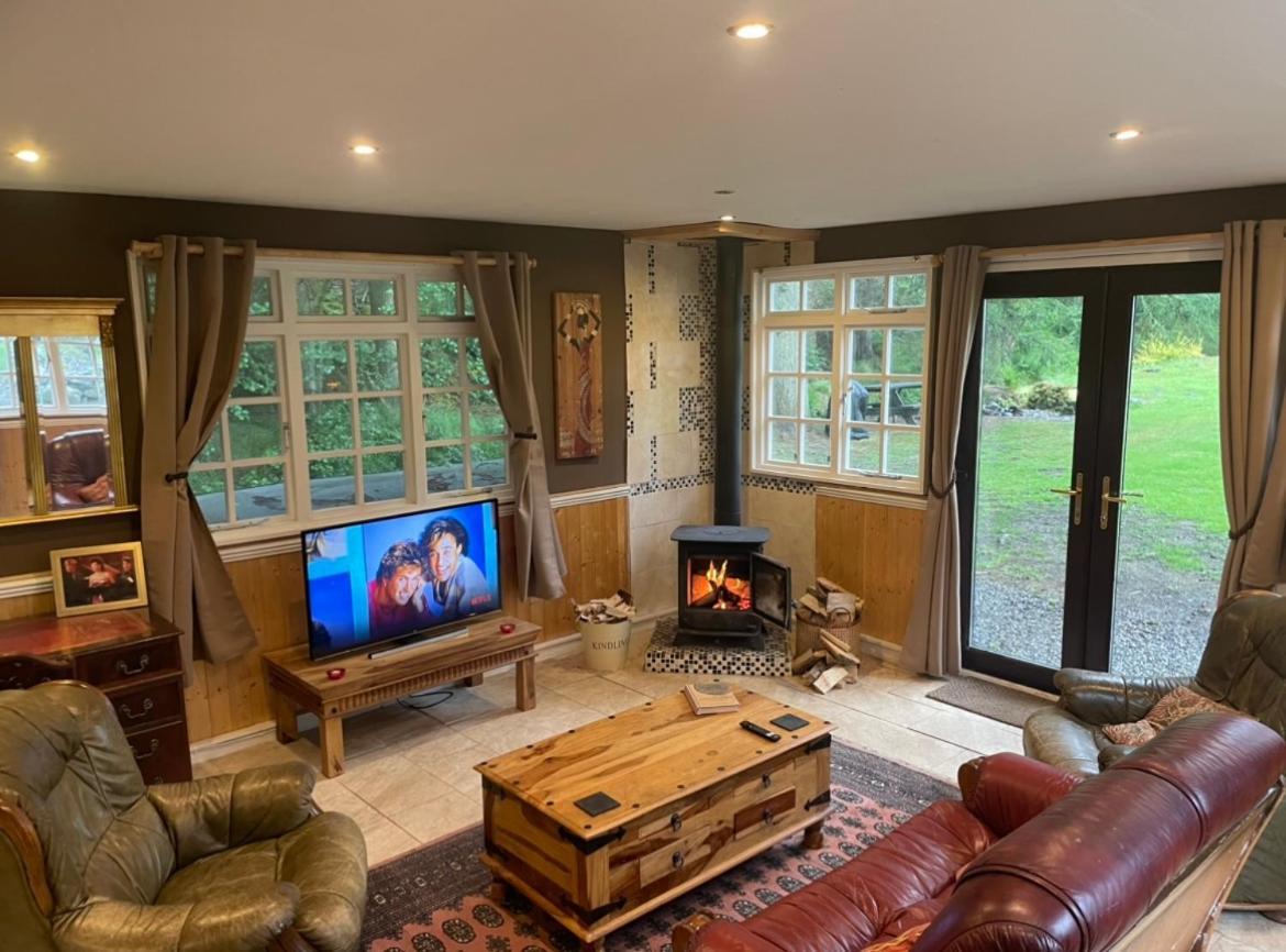 Cuckoo Cabin, Tyn Y Cwm * Eglwys-Fach